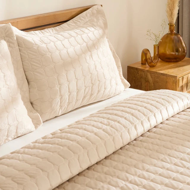Karaca Alice Beige Tagesdecke Set 3 teilig 230x240cm